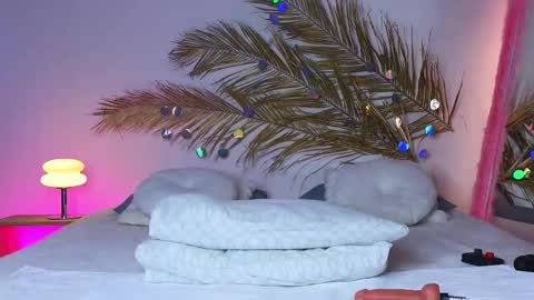 Holly online show from 20, 2, 2025