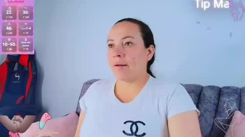Snapshot of _honey1_ chatting on 4, 10, 2025 Honey online show from 4, 10, 2025