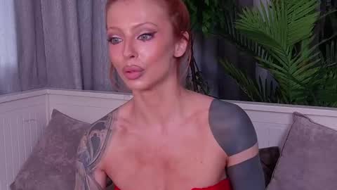 Snapshot of _honeymoney chatting on 2, 5, 2026 Lana online show from 2, 5, 2026