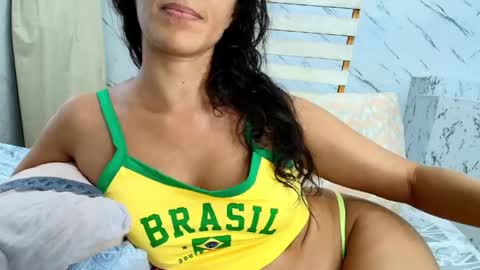 Snapshot of _hot_female chatting on 27, 5, 2026 Danniela online show from 27, 5, 2026