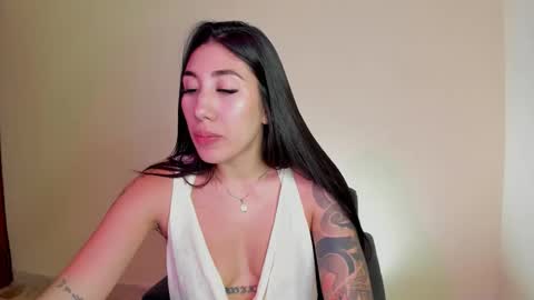 Isabella online show from 7, 11, 2025