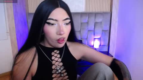 Snapshot of _johana18 chatting on 24, 9, 2025 Mia online show from 24, 9, 2025