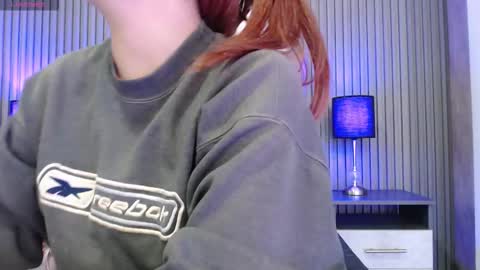 Snapshot of _johana18 chatting on 10, 11, 2025 Mia online show from 10, 11, 2025