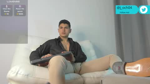 Snapshot of _juanes__ chatting on 8, 3, 2025 _juanes__ online show from 8, 3, 2025