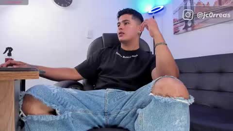 Snapshot of _juanes__ chatting on 29, 9, 2025 _juanes__ online show from 29, 9, 2025