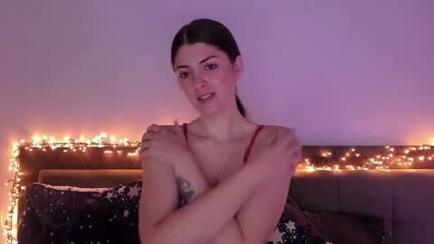 _just_a_simple_girl online show from 22, 11, 2025