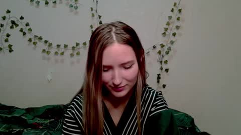 _kikiclark_ online show from 5, 11, 2025