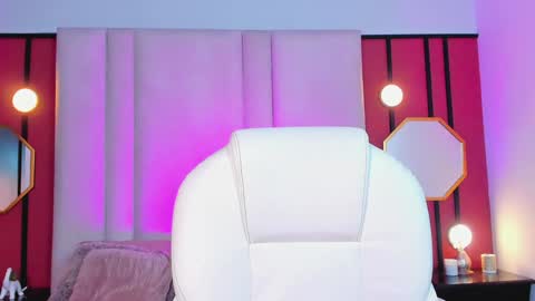 Kiraaaa 0 online show from 23, 1, 2025