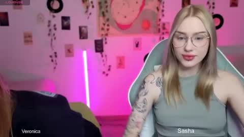 Snapshot of _kitekat_ chatting on 2, 11, 2025 _kitekat_ online show from 2, 11, 2025