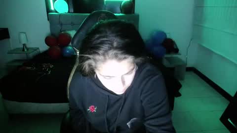 Snapshot of _kitten_1 chatting on 19, 2, 2025 _kitten_1 online show from 19, 2, 2025