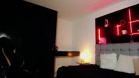 Snapshot of _kitten_1 chatting on 20, 2, 2025 _kitten_1 online show from 20, 2, 2025