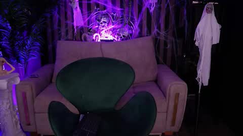 Snapshot of _kleo_ chatting on 10, 10, 2025 online show from 10, 10, 2025