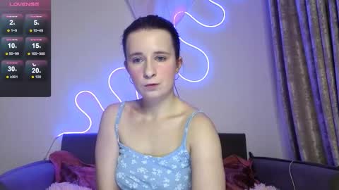 Snapshot of _kylle_ chatting on 5, 11, 2025 _kylle_ online show from 5, 11, 2025