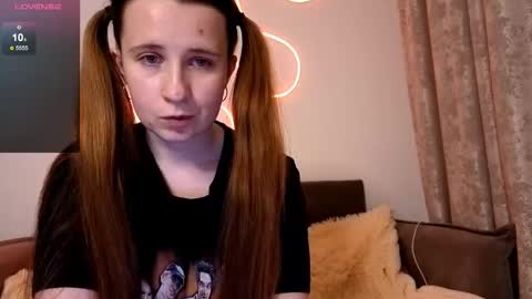 Snapshot of _kylle_ chatting on 17, 11, 2025 _kylle_ online show from 17, 11, 2025