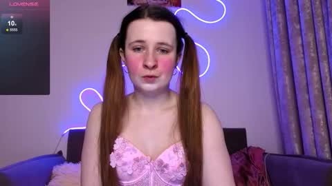 Snapshot of _kylle_ chatting on 24, 11, 2025 _kylle_ online show from 24, 11, 2025