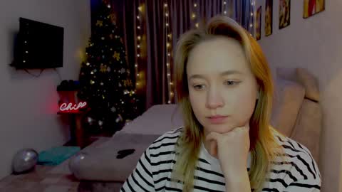 _lalune_ online show from 1, 12, 2024