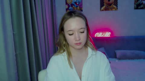 _lalune_ online show from 23, 12, 2024