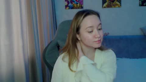 _lalune_ online show from 6, 2, 2025