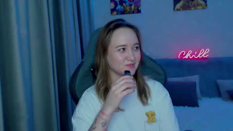 _lalune_ online show from 16, 2, 2025