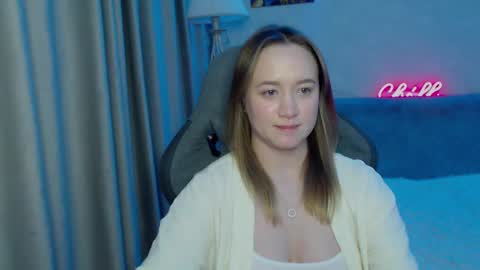 _lalune_ online show from 25, 2, 2025