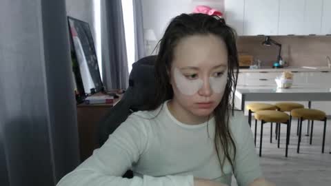 _lalune_ online show from 28, 3, 2026