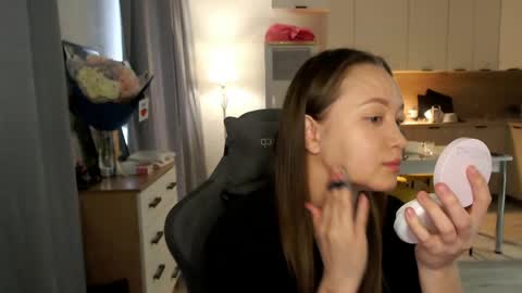 _lalune_ online show from 13, 4, 2026