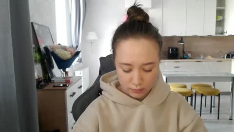 _lalune_ online show from 15, 4, 2026