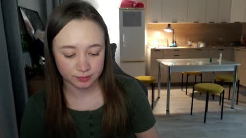 _lalune_ online show from 19, 4, 2026