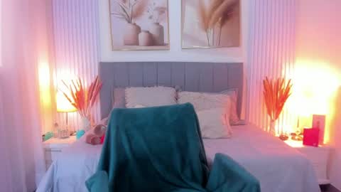 Snapshot of _lara1 chatting on 29, 6, 2026 paulina online show from 29, 6, 2026