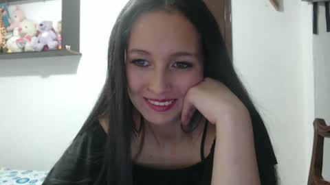 Snapshot of _laureneyes chatting on 20, 12, 2025 Lauren 3 online show from 20, 12, 2025