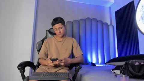 _leohot_ online show from 8, 11, 2025