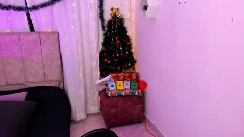 Ivy 3 online show from 2, 1, 2025