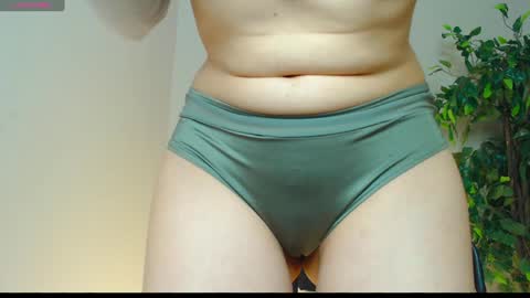 Snapshot of _little_misss chatting on 13, 12, 2024 Mila online show from 13, 12, 2024