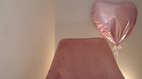 Snapshot of _little_misss chatting on 30, 1, 2025 Mila online show from 30, 1, 2025