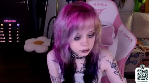 Snapshot of _lollyshy_ chatting on 22, 9, 2025 Lolly online show from 22, 9, 2025