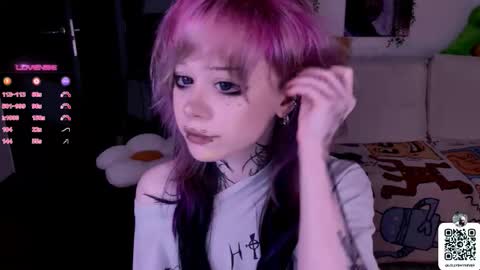 Snapshot of _lollyshy_ chatting on 13, 10, 2025 Lolly online show from 13, 10, 2025