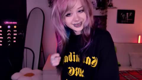 Snapshot of _lollyshy_ chatting on 18, 11, 2025 Lolly online show from 18, 11, 2025