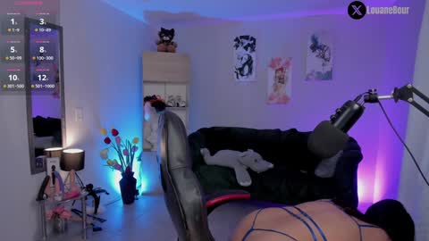  Laura  Independent Model  online show from 4, 1, 2025