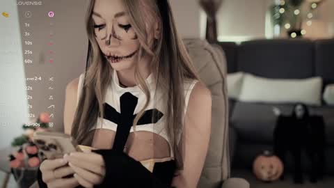 Snapshot of _lovly chatting on 31, 10, 2025 Melanie online show from 31, 10, 2025