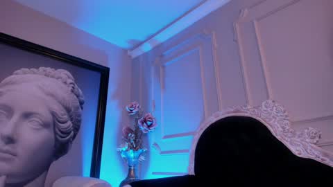  Luna  online show from 20, 1, 2025