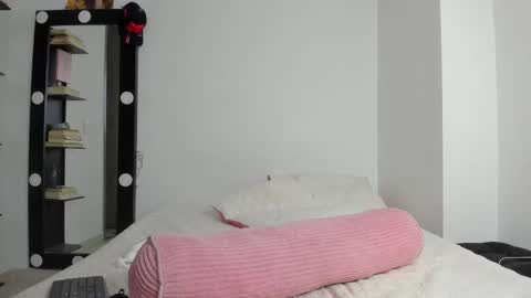 Snapshot of _lunapetite chatting on 27, 9, 2025 Luna online show from 27, 9, 2025