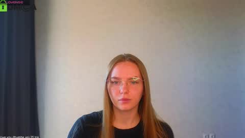 Welcome guys  Pleasure to see you all here  My name is Lysafeta and MichaelaTip menu is active Private is open  online show from 12, 9, 2025