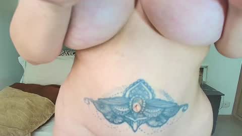 Snapshot of _madamemature_ chatting on 3, 2, 2025 Lady Chanel online show from 3, 2, 2025