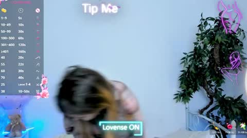 Snapshot of _mari_so chatting on 7, 4, 2026 Scarlett online show from 7, 4, 2026