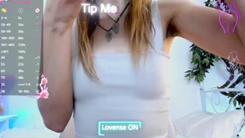 Snapshot of _mari_so chatting on 8, 4, 2026 Scarlett online show from 8, 4, 2026
