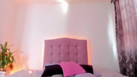 Maria paula online show from 3, 3, 2025