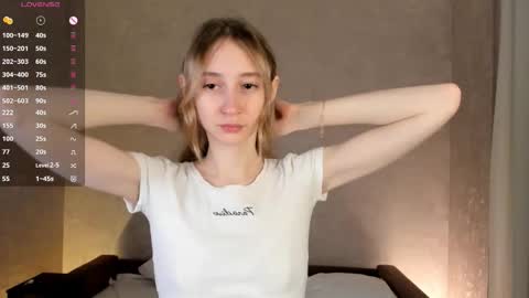 Snapshot of _marvelous_time_ chatting on 8, 10, 2025 Gwen online show from 8, 10, 2025