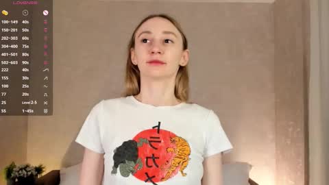 Snapshot of _marvelous_time_ chatting on 18, 10, 2025 Gwen online show from 18, 10, 2025