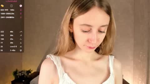 Snapshot of _marvelous_time_ chatting on 19, 10, 2025 Gwen online show from 19, 10, 2025