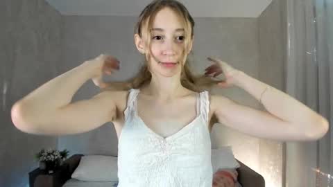 Snapshot of _marvelous_time_ chatting on 26, 10, 2025 Gwen online show from 26, 10, 2025